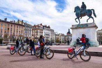 Visites guidées de Lyon en vélo électrique et Balade en vélo électrique à Lyon - ebike Tours - Location de vélo électrique - Agence ComhiC Lyon