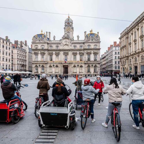 Visite en Vélo électrique et Benur de Lyon - Visitez Lyon - Place des Terreaux - ©BriceROBERT