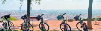 Visite à vélo électrique "Les 2 collines" Croix rousse et Fourvière - 2h - jardin des curiosités - Lyon