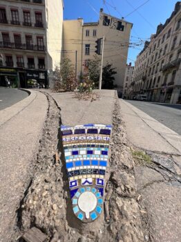 Street Art - Visite en vélo électrique - 1h30 - Flacking - Ememem - Place de la Paix à Lyon