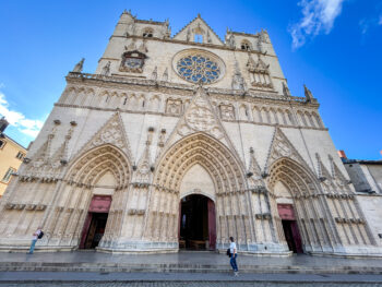 Visite guidée à Lyon : du Vieux-Lyon à Bellecour, vue sur la Cathédrale Saint-Jean - Guided tour of Lyon from the old town to Bellecour, view on the St-John Cathedral